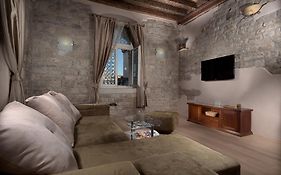 Desiderata Studio Apartment